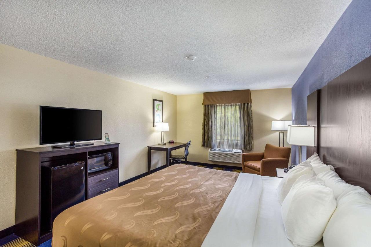 Quality Inn Charleston Exterior photo