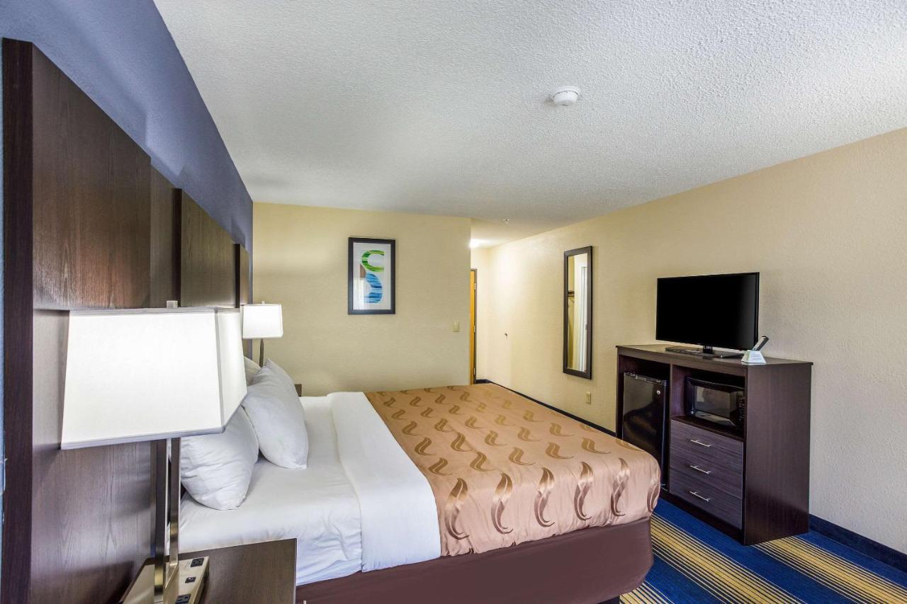 Quality Inn Charleston Exterior photo