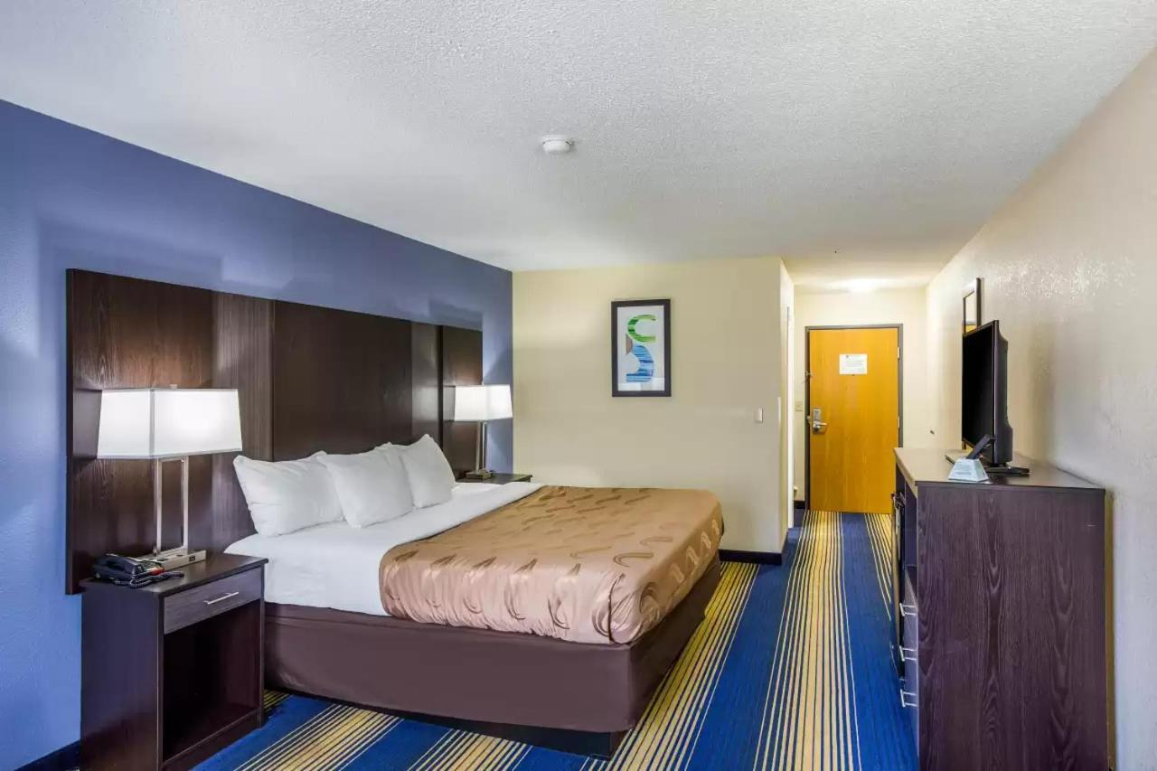 Quality Inn Charleston Exterior photo