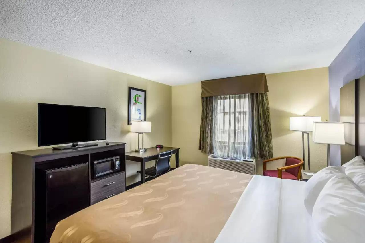 Quality Inn Charleston Exterior photo
