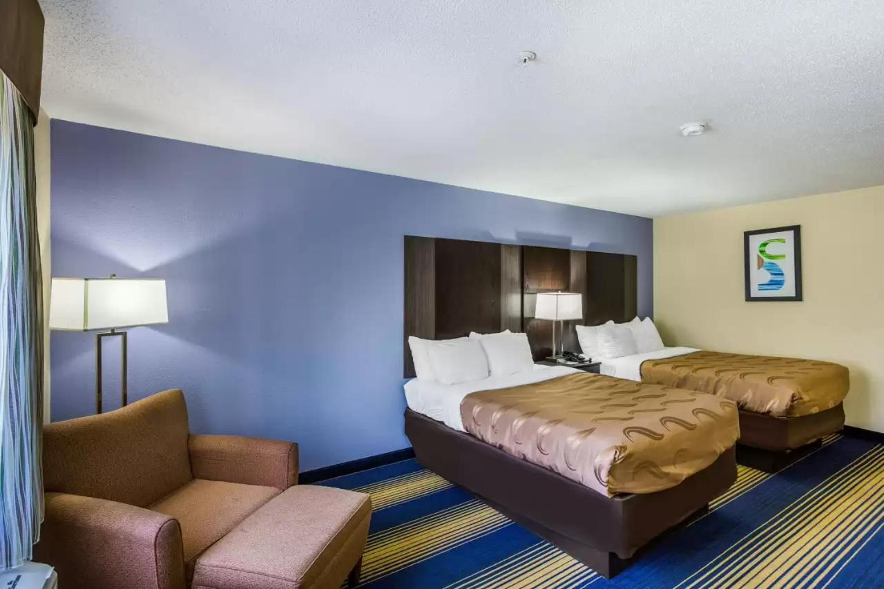 Quality Inn Charleston Exterior photo