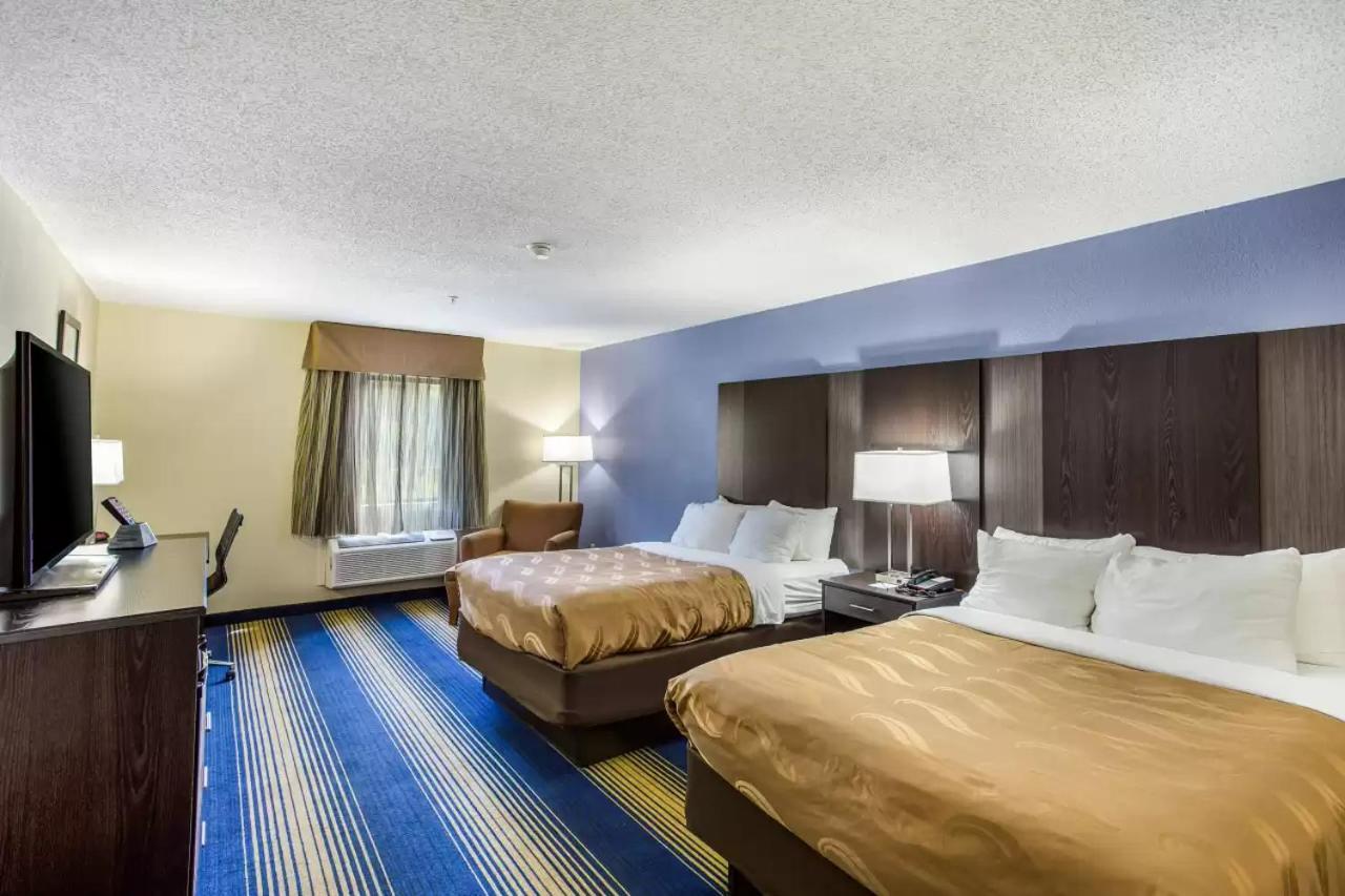 Quality Inn Charleston Exterior photo